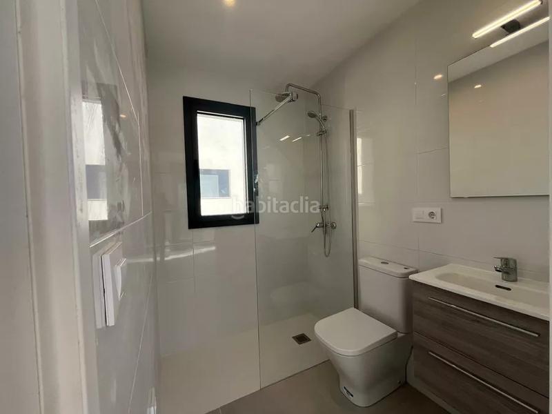 Foto 5f99e09d-f76a-4fa7-9f69-e5636a279946. Casa  de nueva construcción en el lago maurici en Empuriabrava