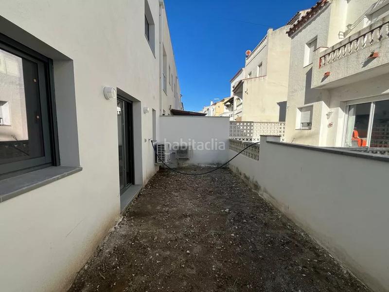 Foto ad2fc2a4-3e31-4771-ada1-de22a30381b7. Casa  de nueva construcción en el lago maurici en Empuriabrava