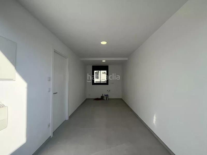 Foto d453ff1c-bfa1-49d9-82f4-daa01f8ec0ba. Casa  de nueva construcción en el lago maurici en Empuriabrava