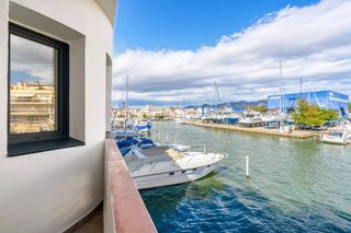 Maison à Moxó - Sant Mori. Casa con amarre  de 14m antes de los puentes totalmente reformad