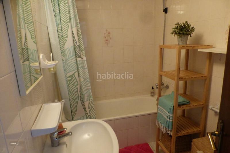 Foto 30631718-327a-404f-87a2-27fb131c0da8. Apartamento  a la venta en la segunda planta de un edificio con vistas al canal y parking en Empuriabrava