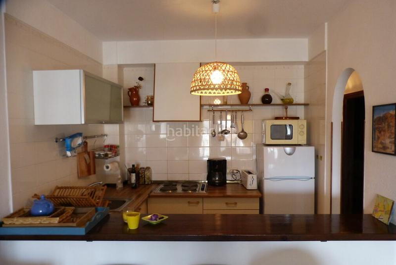 Foto e6b14ef8-cf52-4c8d-a292-4c2bcea4aec9. Apartamento  a la venta en la segunda planta de un edificio con vistas al canal y parking en Empuriabrava