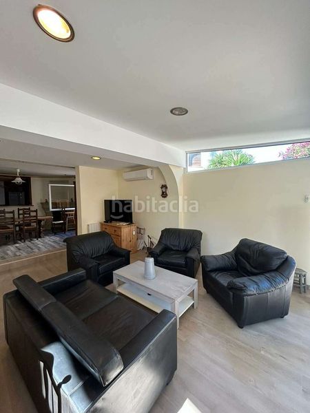 Foto 4095edcb-58dd-4bc5-8c26-686a5a8562e3. Casa amb calefacció aparcament piscina a Alberes Empuriabrava