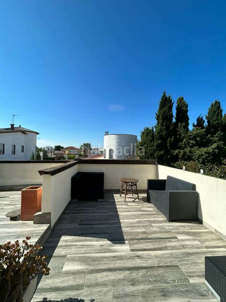 Foto 51a59d8f-2b6b-403e-b586-0afda70aa2da. Casa amb calefacció aparcament piscina a Alberes Empuriabrava