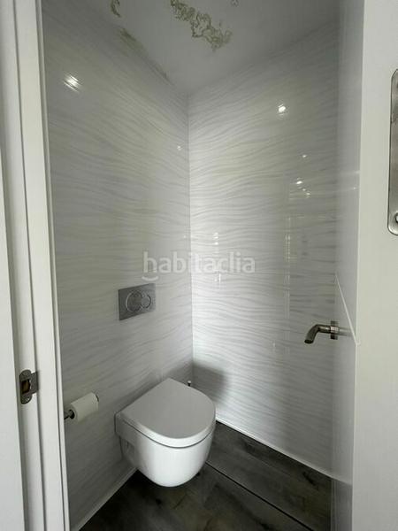 Foto 0baeea58-bd68-48cc-b5b8-f22e4d1b2730. Casa bonito chalet en gran canal, orientación sur, en venta , garaje para barco, piscina en Empuriabrava