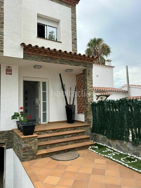Foto 14f1a08c-8302-467b-9c59-db7b440ecd86. Casa bonito chalet en gran canal, orientación sur, en venta , garaje para barco, piscina en Empuriabrava