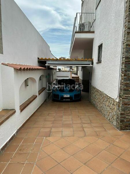 Foto 4d67ed64-a4e5-4985-a508-f16302037a08. Casa bonito chalet en gran canal, orientación sur, en venta , garaje para barco, piscina en Empuriabrava
