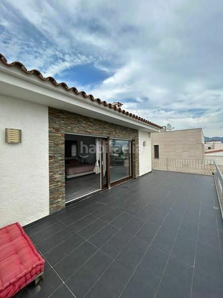 Foto 77409446-bc25-4f02-971a-93cb51adebce. Casa bonito chalet en gran canal, orientación sur, en venta , garaje para barco, piscina en Empuriabrava
