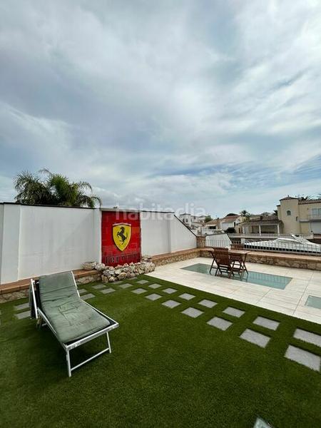 Foto 915b2470-0e93-45b4-a6be-d72333836299. Casa bonito chalet en gran canal, orientación sur, en venta , garaje para barco, piscina en Empuriabrava
