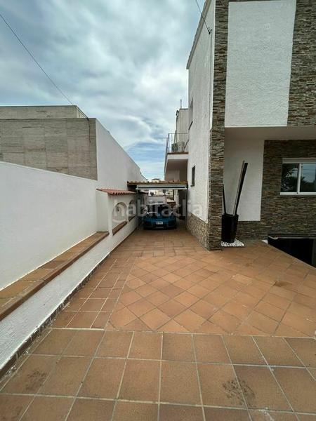 Foto a2c19a9a-99ff-4b98-930f-1943a98ff616. Casa bonito chalet en gran canal, orientación sur, en venta , garaje para barco, piscina en Empuriabrava