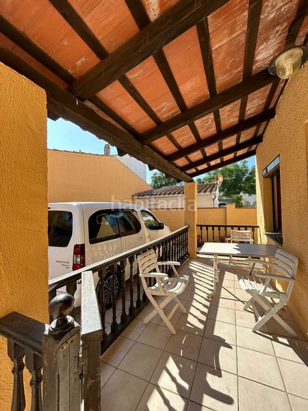 Foto 23fa36fe-6b39-4587-a32a-f847fd09bfb0. Casa amb calefacció aparcament piscina a Requesens Empuriabrava