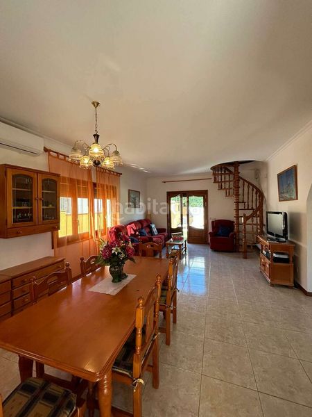 Foto 2a2d6e12-5155-4c0d-a257-e65b45769fd3. Casa amb calefacció aparcament piscina a Requesens Empuriabrava