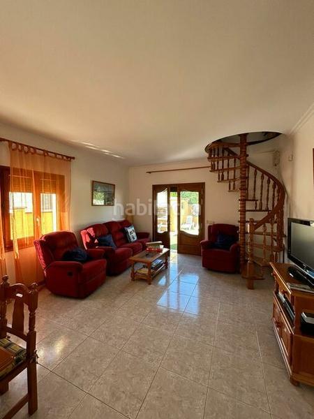 Foto c49c4a23-dfff-4c64-9c12-4d2a91f1b62a. Casa gran chalet en venta en una zona privilegiada, 4 dormitorios, piscina, cerca de un puerto en Empuriabrava
