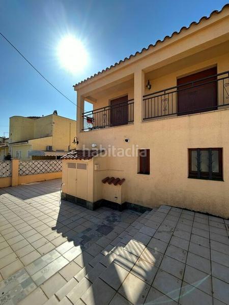 Foto eaddc25c-1005-4ab0-a532-1db8fd913358. Casa gran chalet en venta en una zona privilegiada, 4 dormitorios, piscina, cerca de un puerto en Empuriabrava