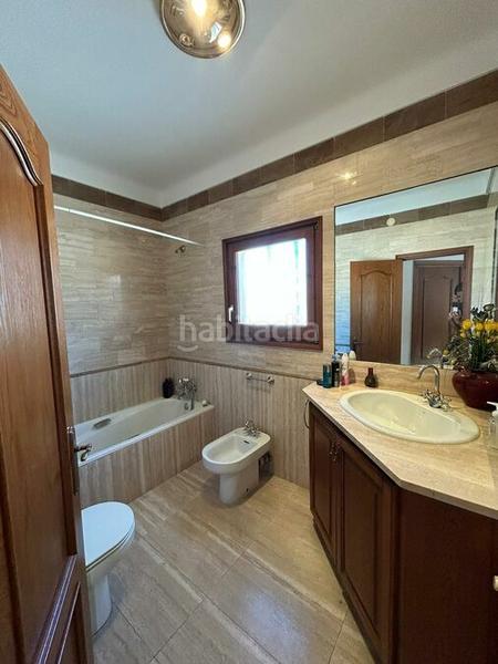 Foto fec6a28c-4843-4061-9dda-6fe60701af56. Casa gran chalet en venta en una zona privilegiada, 4 dormitorios, piscina, cerca de un puerto en Empuriabrava