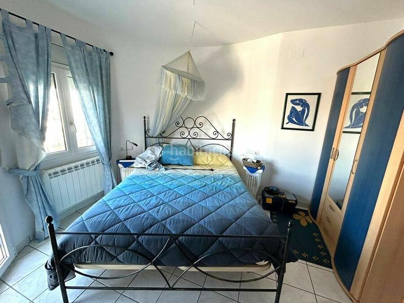 Foto 44adb931-2768-4b5d-b922-b2597a3b740b. Casa villa con amarre de 26 m en canal ancho en venta , terreno amplio y piscina. no te lo pierdas! en Empuriabrava