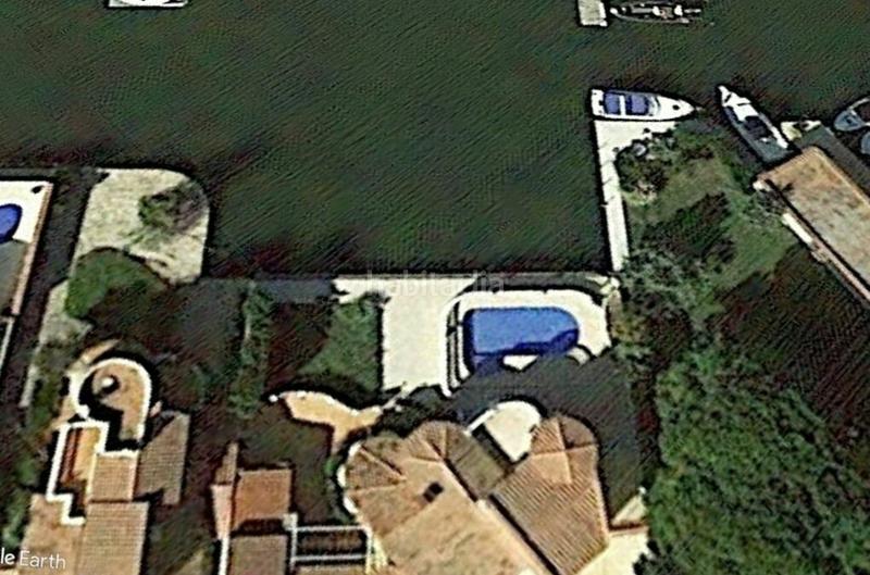 Foto 573916cb-e940-46b3-8a77-e89e0441c728. Casa villa con amarre de 26 m en canal ancho en venta , terreno amplio y piscina. no te lo pierdas! en Empuriabrava