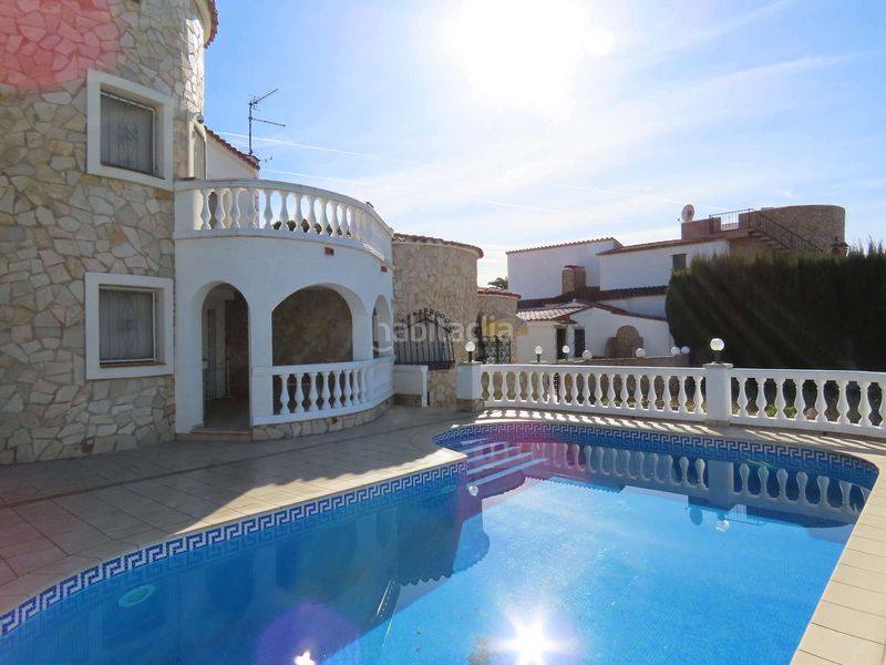 Foto d0976261-8f02-4b10-80e0-bb4473e63948. Casa amb aparcament piscina a Cap Ras - Creus - Falconera Empuriabrava