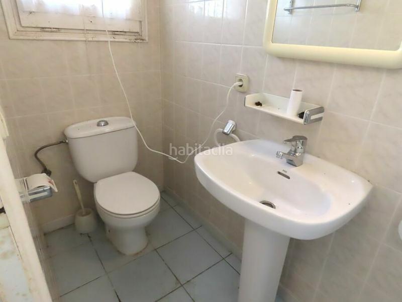 Foto d0ef6565-05f0-4982-a1e9-15634e120322. Casa villa con amarre de 26 m en canal ancho en venta , terreno amplio y piscina. no te lo pierdas! en Empuriabrava