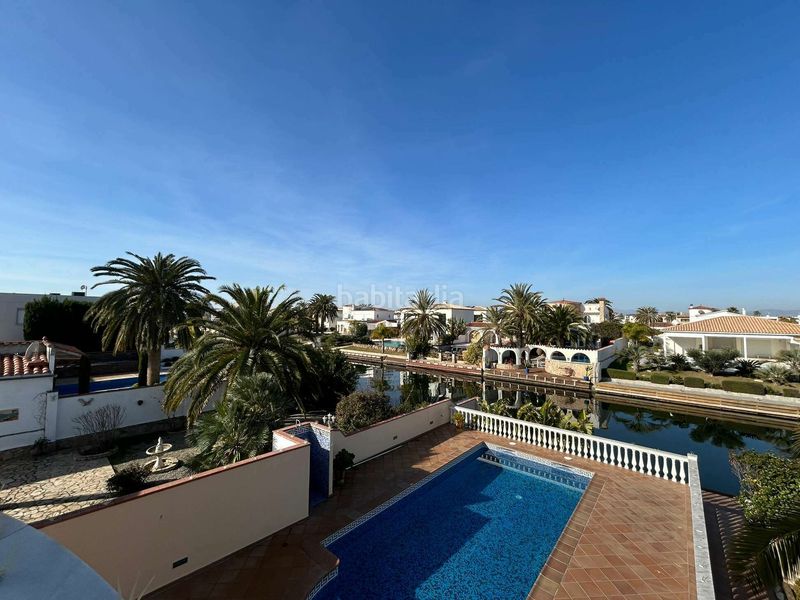 Foto 2dec24e2-537c-43a1-9635-ceee38de9d90. Casa amb piscina a Cap Ras - Creus - Falconera Empuriabrava