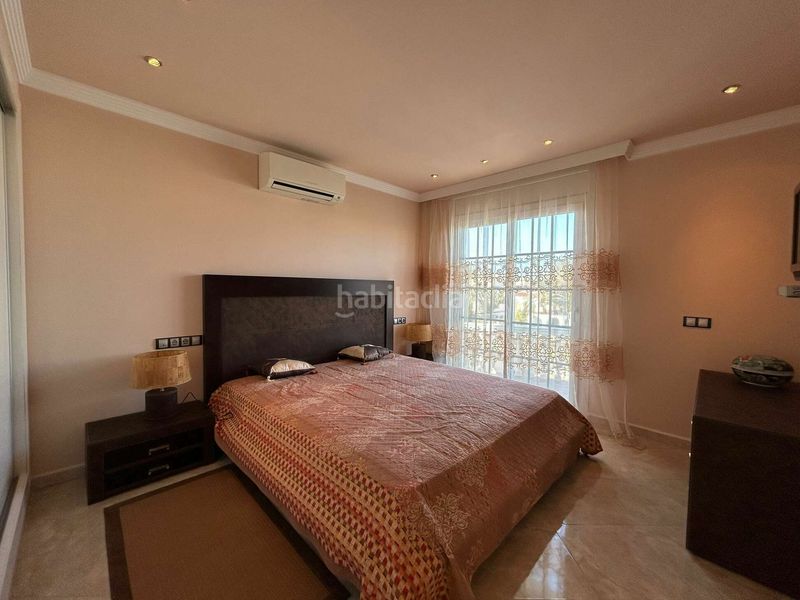 Foto 4d2bae25-c4e6-493b-98de-14eff3bed0ce. Casa amb piscina a Cap Ras - Creus - Falconera Empuriabrava