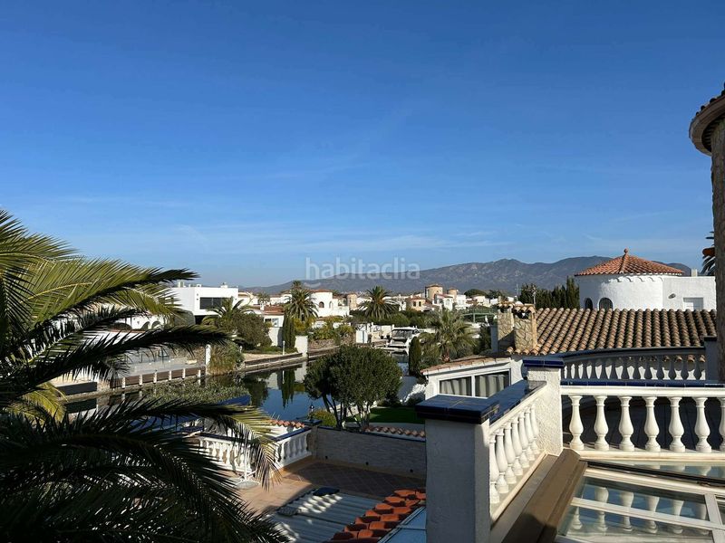 Foto c331516f-f7fc-4ccc-b052-5ddeb557a871. Casa amb piscina a Cap Ras - Creus - Falconera Empuriabrava