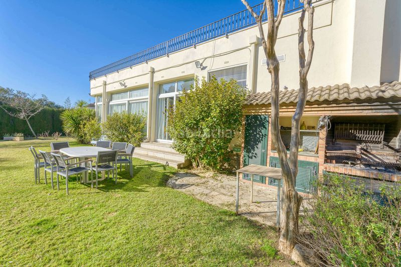 Foto 1bec7451-cf5a-46e3-aa9d-981cce1edc61. Casa amb piscina a Nord Roses