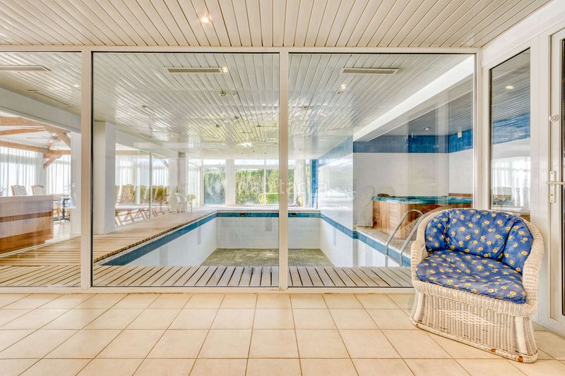 Foto ab2740fa-6b75-4e3c-bed6-d44aea4b6e3d. Casa amb piscina a Nord Roses