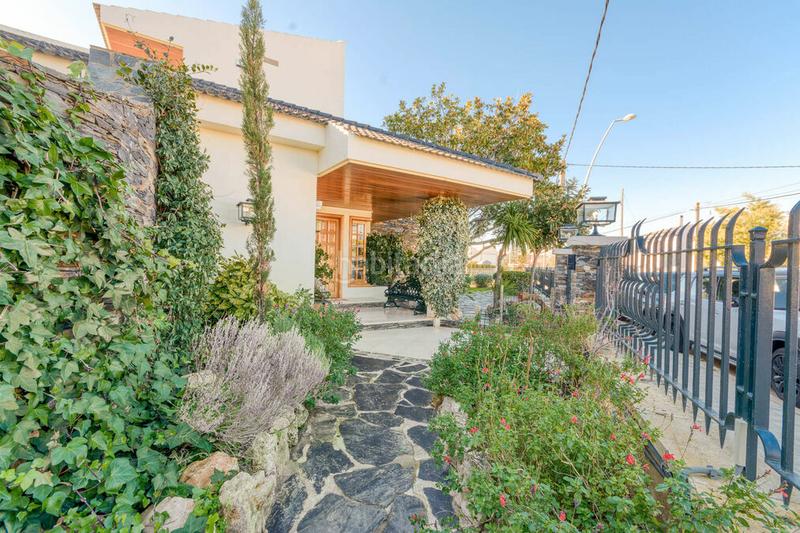 Foto b624d810-0441-44a1-b0bc-280dc0638067. Casa mansión ideal para inversores , costa brava, cerca de la playa en Roses