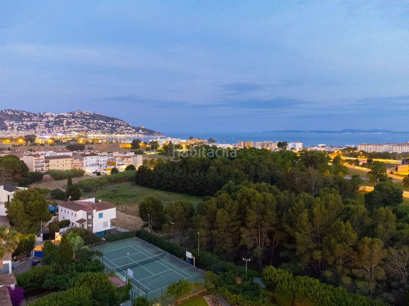 Foto c82de870-a6c7-4ab1-8a8c-7bbb24a26720. Casa amb piscina a Nord Roses