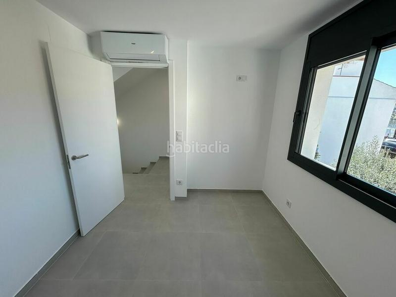 Foto c544c9e0-1bf6-426b-8453-560dbc40f1bb. Casa  de nueva construcción en el lago maurici en Empuriabrava
