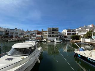 Apartament a Alberes. Apartamento en venta con canal a puerto mistral empuriabrava, in