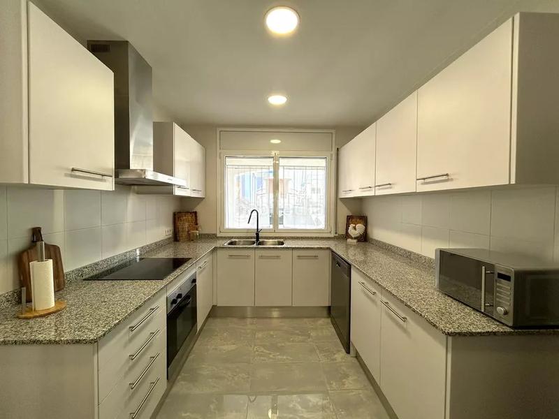 Foto 9ab1d835-4d55-4a68-831e-517b5be7c515. Casa amb aparcament a Port Grec - Port Moxó Empuriabrava