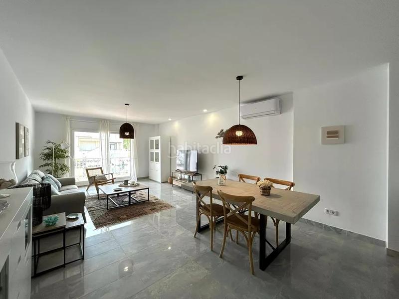 Foto a66b4dac-2899-4679-bbe3-051cd64e3410. Casa amb aparcament a Port Grec - Port Moxó Empuriabrava