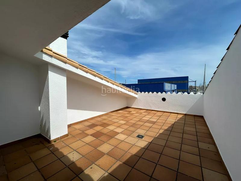 Foto b6b45d19-f675-442e-bb9d-64c5d220ed61. Casa amb aparcament a Port Grec - Port Moxó Empuriabrava