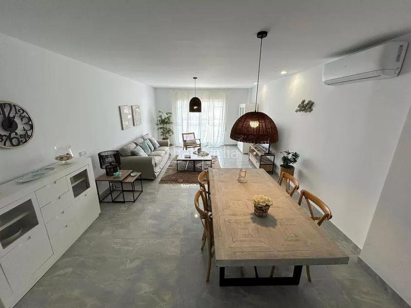 Foto e339ea12-a1c2-4d0a-aadb-e1be456080ff. Casa amb aparcament a Port Grec - Port Moxó Empuriabrava