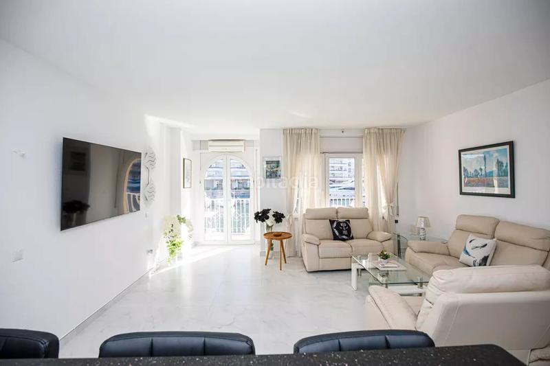 Foto 5b83167a-0dba-450d-83ee-fb4419f106f9. Apartamento precioso apartamento reformado en venta en el centro con magníficas vistas al canal en Empuriabrava