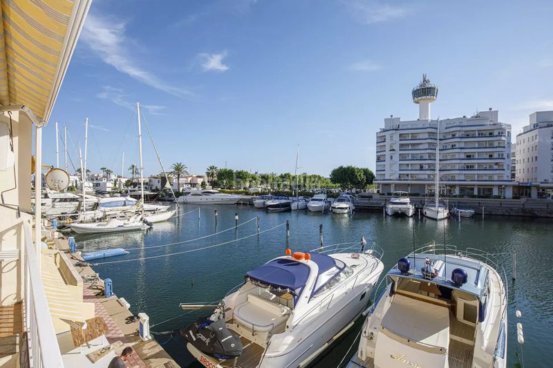 Foto ed2c45ac-cbd1-475c-987b-ddeb1e0dbb0a. Apartament amb calefacció a Moxó - Sant Mori Empuriabrava