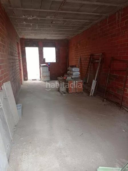 Foto f37fdd39-7df9-468e-9c0d-692fb0a773cf. Casa terreno con proyecto y muros construidos por finalizar en zona cerca de las grandes superficies. en Empuriabrava