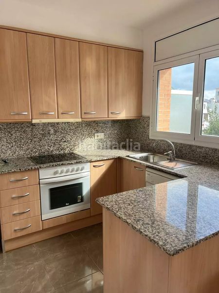 Foto 77984129-7d3d-47cf-be8c-911044bd3c18. Apartament amb calefacció aparcament a Moxó - Sant Mori Empuriabrava