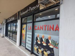 Local Comercial a Moxó - Sant Mori. Empuriabrava restaurant en pleno funcionamiento en el puerto