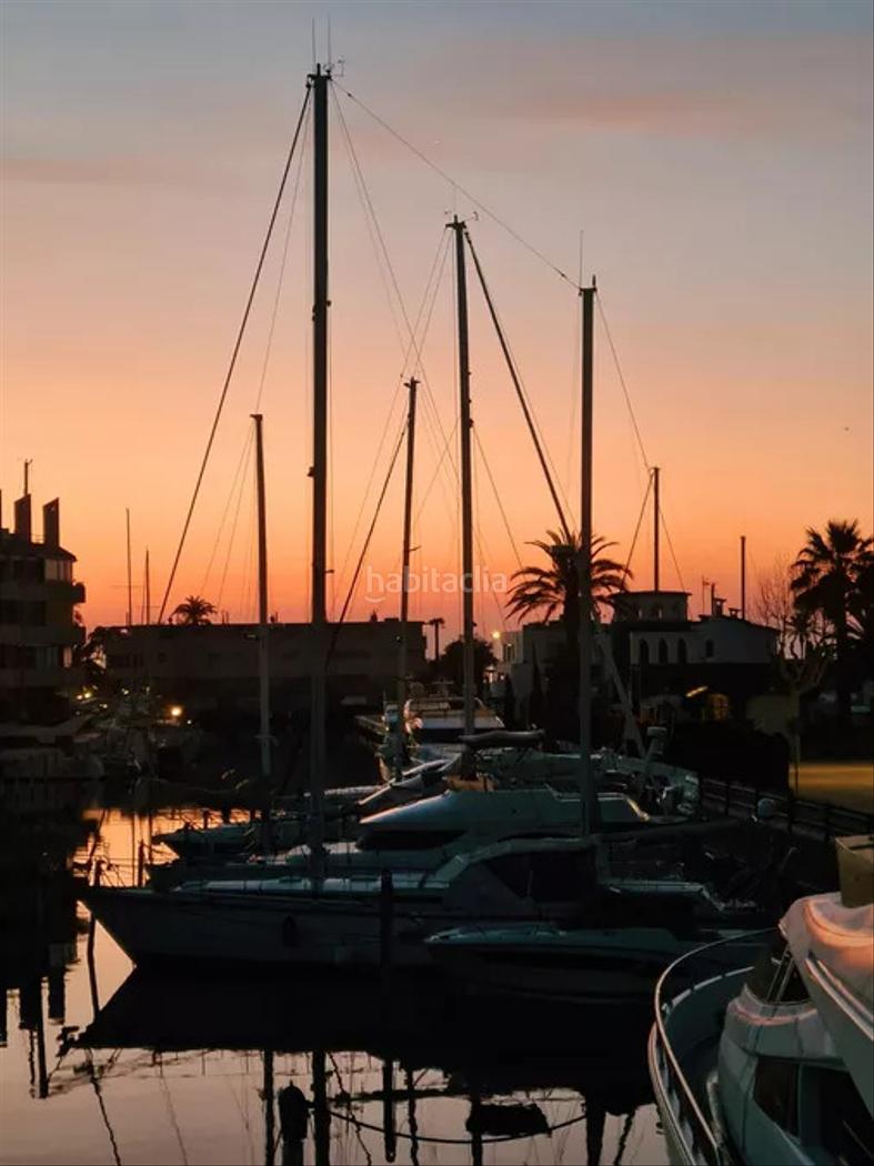 Exclusivo apartamento de alto standing con LICENCIA TURISTICA co Empuriabrava