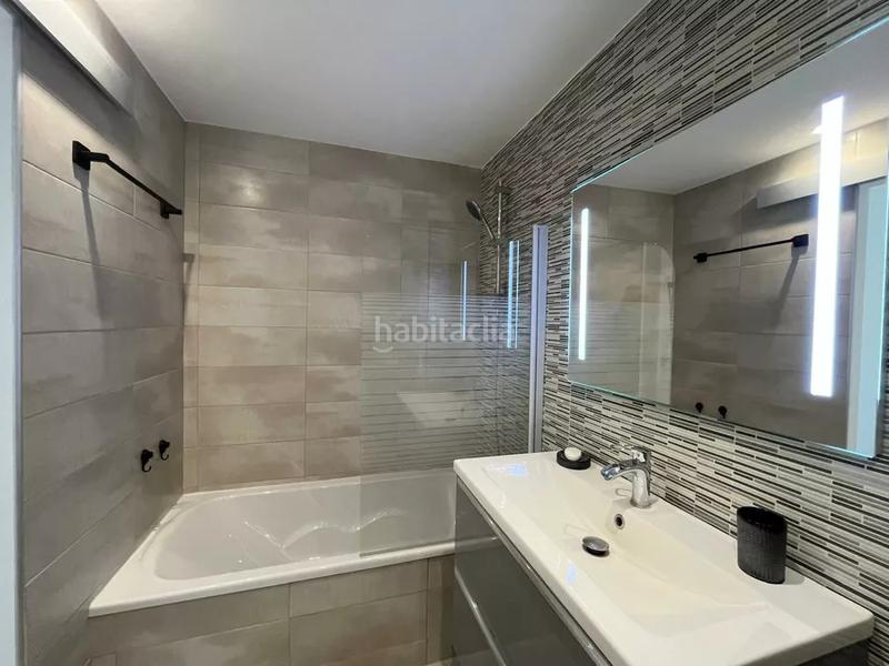Foto 0b69433b-0b15-421f-8b39-23d9ab5a28d5. Apartamento exclusivo apartamento de alto standing con licencia turistica completamente reformado con 3 habitaciones y 2 baños en Empuriabrava