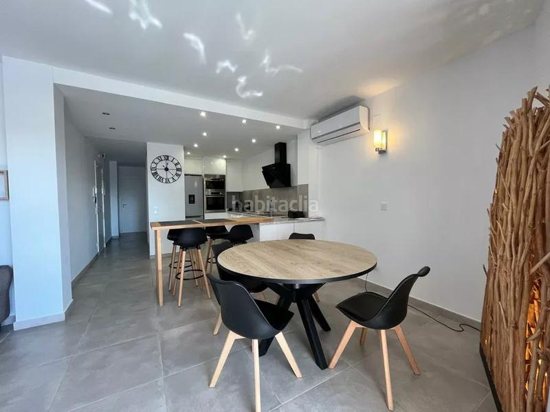 Foto 0fca009c-3eec-45fa-b96c-35c2e739b9c4. Apartamento exclusivo apartamento de alto standing con licencia turistica completamente reformado con 3 habitaciones y 2 baños en Empuriabrava