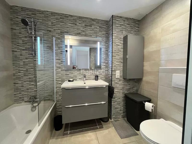 Foto 12baafce-c151-49ba-9608-a4a39678293c. Apartamento exclusivo apartamento de alto standing con licencia turistica completamente reformado con 3 habitaciones y 2 baños en Empuriabrava
