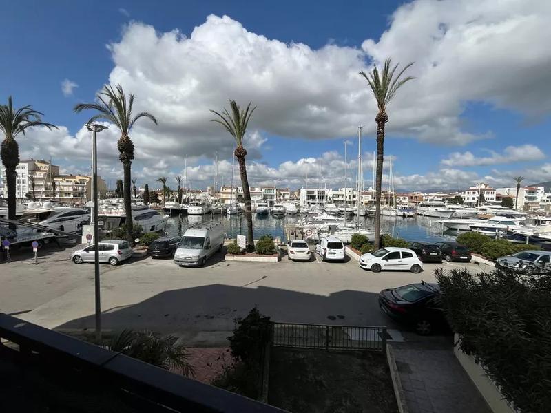 Foto 1c169e61-186f-4595-b89a-f0f7b40447ce. Apartamento exclusivo apartamento de alto standing con licencia turistica completamente reformado con 3 habitaciones y 2 baños en Empuriabrava