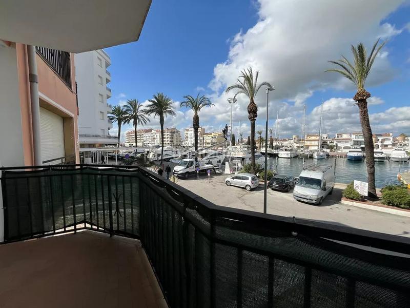 Foto 1d48f8c0-892f-411f-92c1-6e94731fcfa7. Apartamento exclusivo apartamento de alto standing con licencia turistica completamente reformado con 3 habitaciones y 2 baños en Empuriabrava