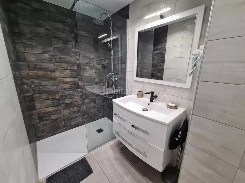 Foto 2bda58ee-32ac-44cc-9f87-26db260f5eac. Apartamento exclusivo apartamento de alto standing con licencia turistica completamente reformado con 3 habitaciones y 2 baños en Empuriabrava