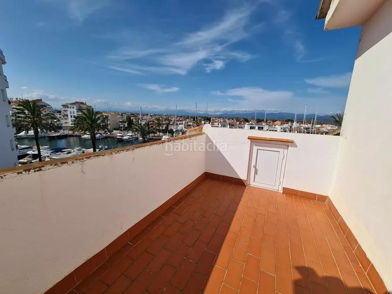 Foto 5bce3d2c-8fdc-4f76-b0ee-6c2c324ae88b. Apartamento exclusivo apartamento de alto standing con licencia turistica completamente reformado con 3 habitaciones y 2 baños en Empuriabrava