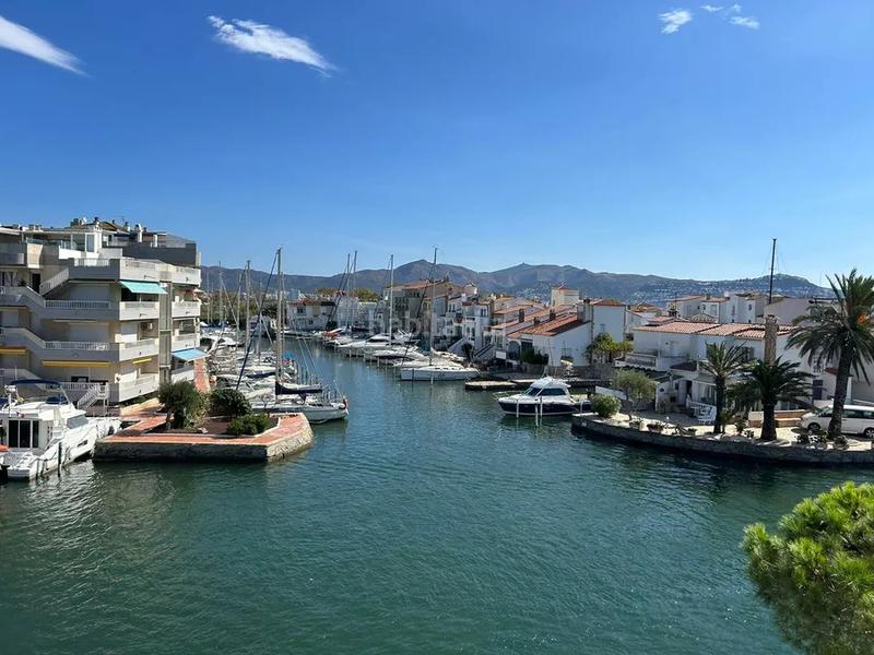 Foto 034ee9a3-39ca-4108-904a-6c8fbd417f4b. Casa amb calefacció aparcament a Moxó - Sant Mori Empuriabrava